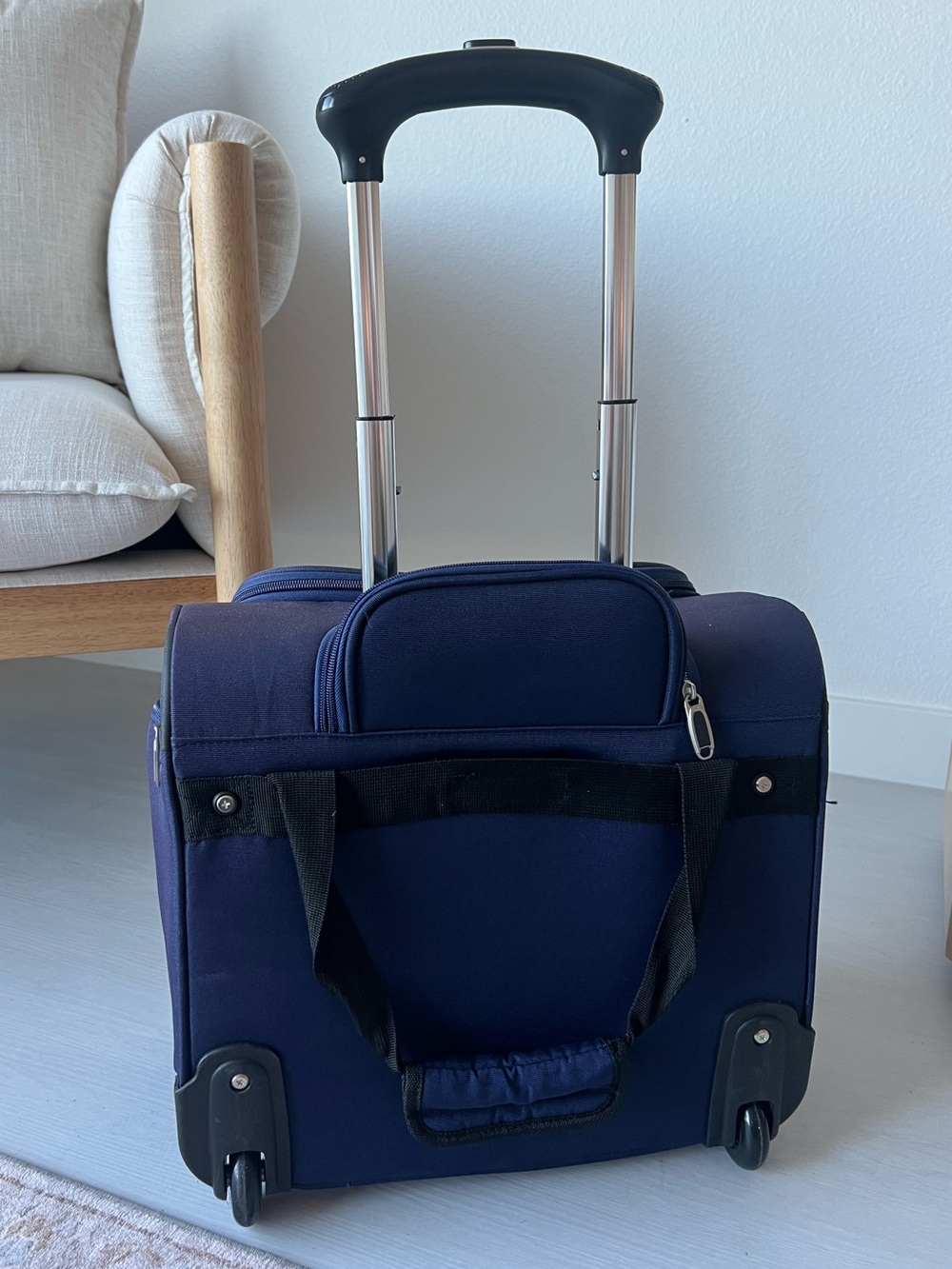 Travel Pro Carry On Suitcase Roller - Picture 3 of 6